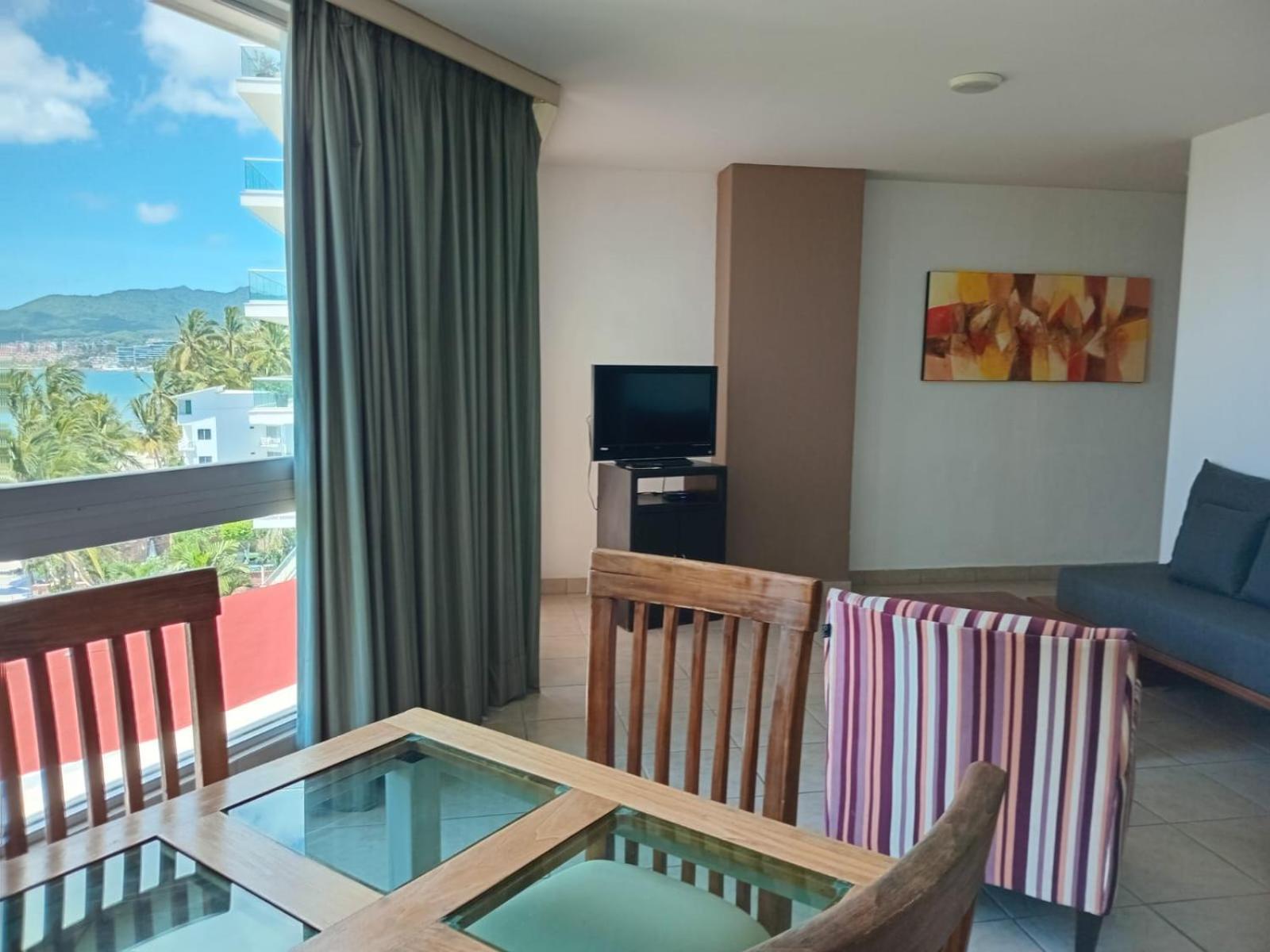 Banderas Suites Бусериас Экстерьер фото