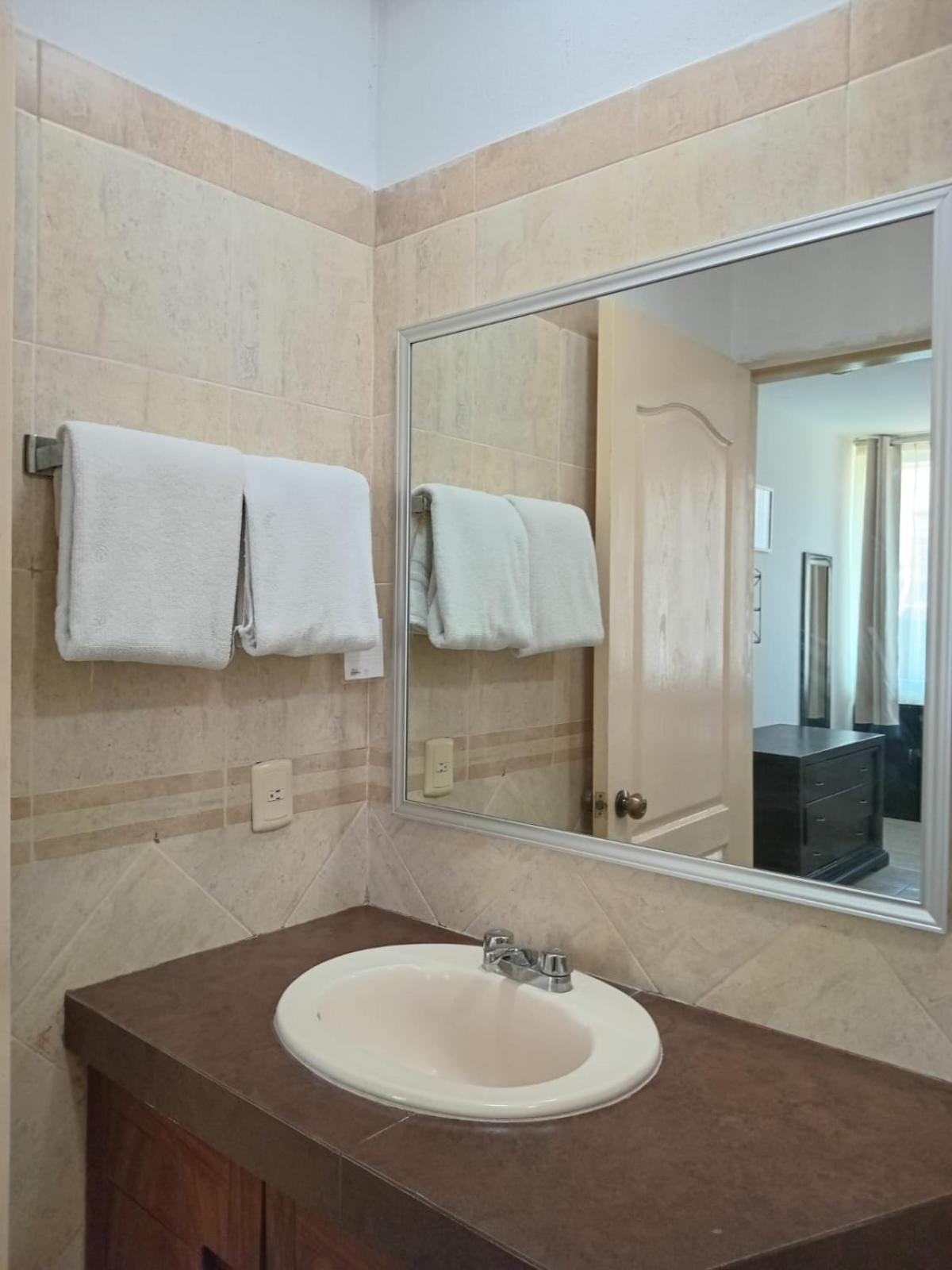 Banderas Suites Бусериас Экстерьер фото