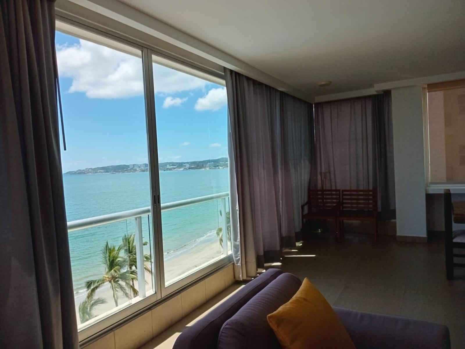 Banderas Suites Бусериас Экстерьер фото