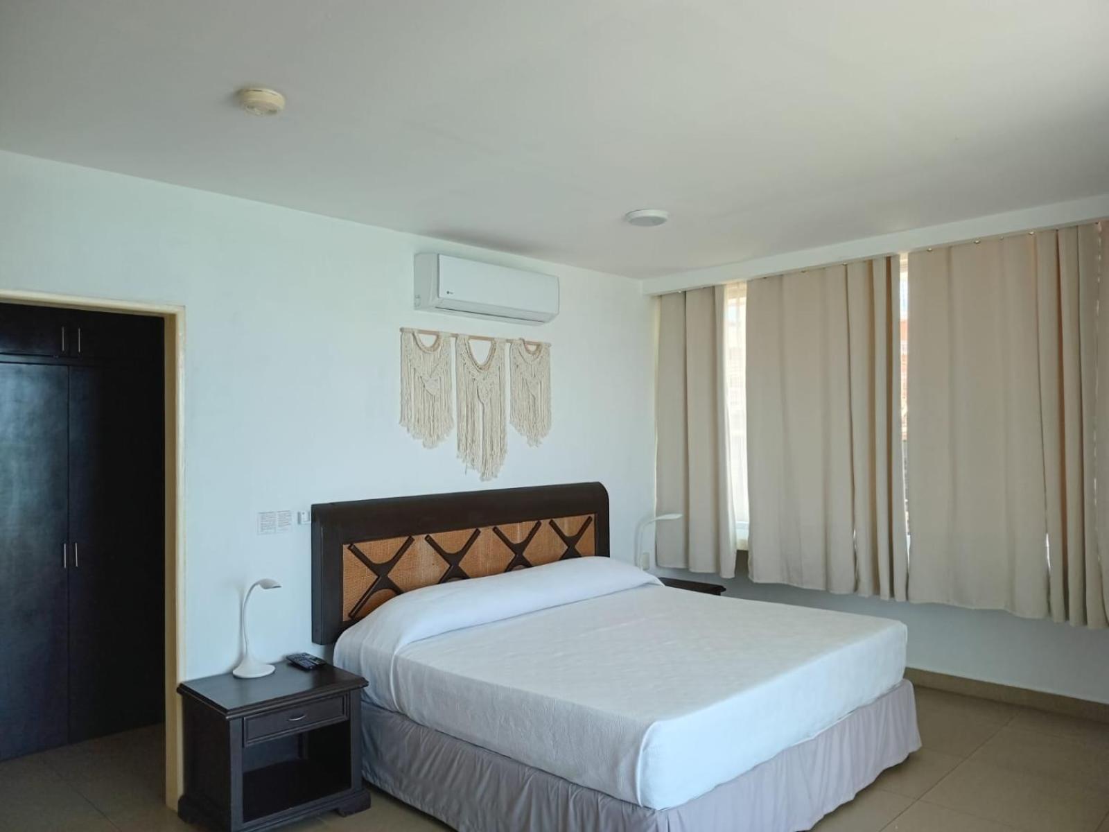Banderas Suites Бусериас Экстерьер фото