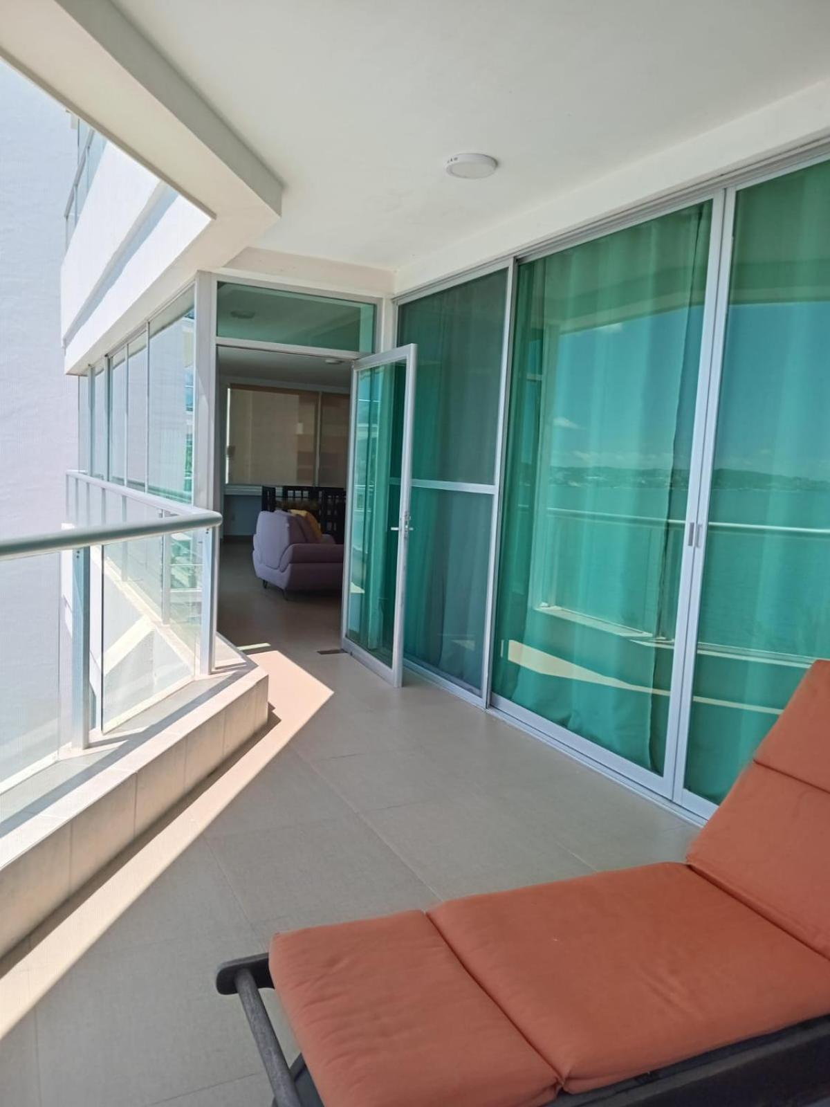 Banderas Suites Бусериас Экстерьер фото